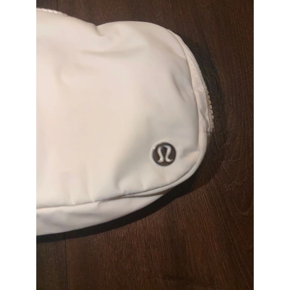 Lululemon 1L Belt Bag, White - Picture 4 of 7